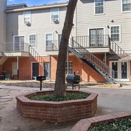 Buy this 3 bed condo on 600 Bagby Ave Apt 4d in Waco, Texas