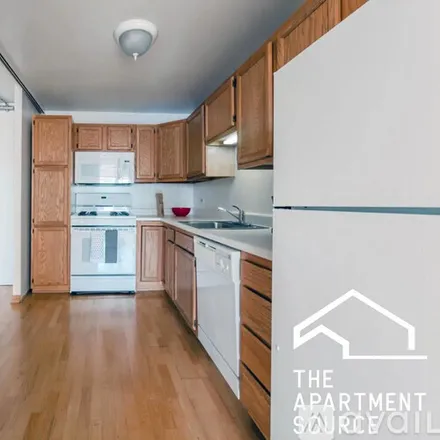 Rent this 2 bed apartment on 833 W Buena Ave