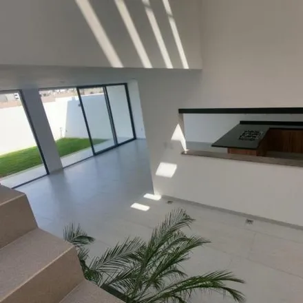 Buy this 3 bed house on Calle Lago de Cuitzeo in Delegaciön Santa Rosa Jáuregui, 76100 El Nabo