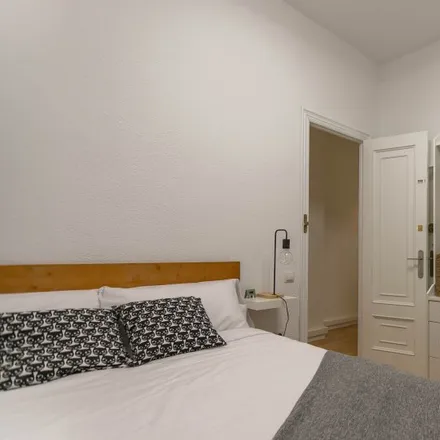 Rent this 7 bed room on Carrer de Marvà in 3, 46007 Valencia