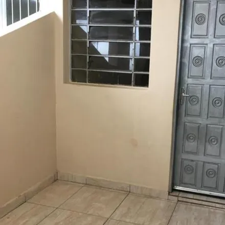Rent this 2 bed house on Rua dos Rainúnculos in Vila Alpina, São Paulo - SP