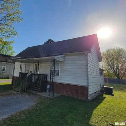 Buy this 2 bed house on 1156 Benton Avenue in Johnston City, Williamson County