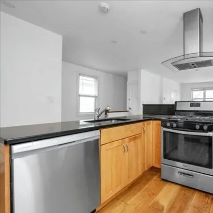 Image 7 - 119-37 8th Avenue, New York, NY 11356, USA - House for sale
