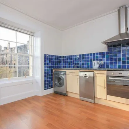 Rent this 2 bed townhouse on Belgrave Terrace in North Kelvinside, Glasgow