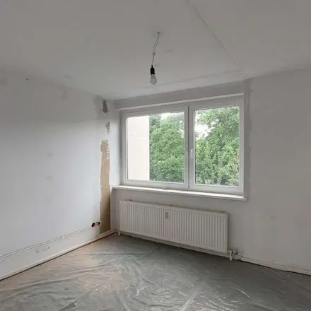 Rent this 4 bed apartment on Heideläuferweg 32 in 12353 Berlin, Germany