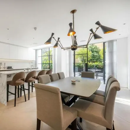 Buy this 5 bed house on 37 Thurloe Square in London, SW7 2SX