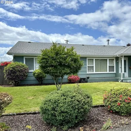 Buy this 3 bed house on Cypress Street in Longview, WA 98632