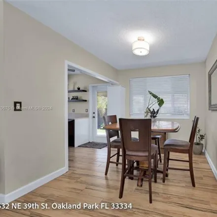 Image 8 - 1522 Northeast 39th Street, Coral Heights, Oakland Park, FL 33334, USA - House for sale