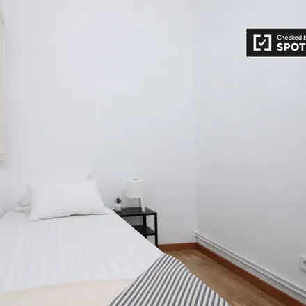 Image 2 - Avinguda de Roma, 97, 08029 Barcelona, Spain - Room for rent