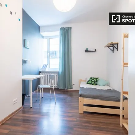 Rent this 5 bed room on LIM Center in Aleje Jerozolimskie 65/79, 00-697 Warsaw