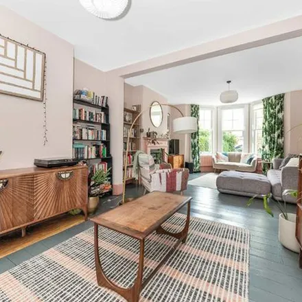 Rent this 5 bed townhouse on Mind in 74 Grove Vale, London