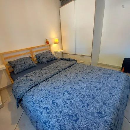 Rent this 2 bed room on Quinta do Castelo das Rosas in Rua Nossa Senhora dos Navegantes, 2750-437 Cascais