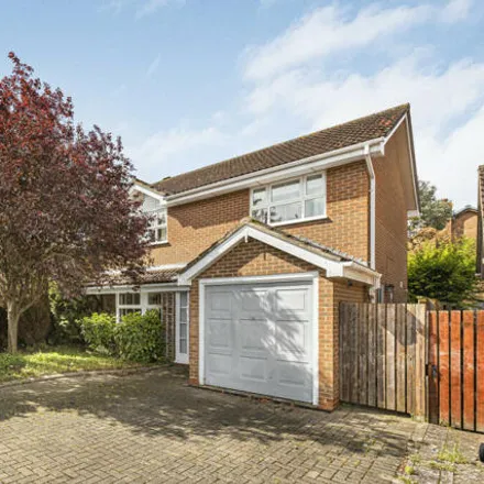 Buy this 4 bed house on Hermitage Road in Abingdon, OX14 5RW