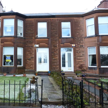 Rent this 3 bed townhouse on Harelaw Avenue in New Cathcart, Glasgow