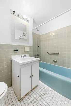 Image 9 - 303 Beverley Rd Apt 3P, Brooklyn, New York, 11218 - Apartment for sale