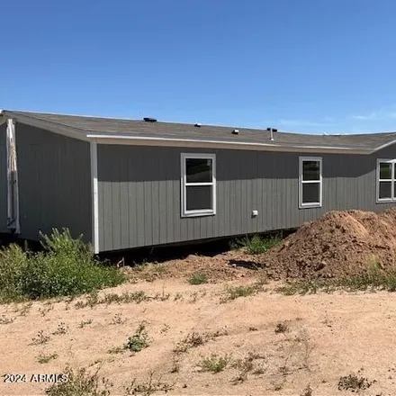 Buy this studio apartment on 13701 West Thomas Street in Arizola, Pinal County