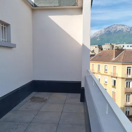 Image 3 - 7 Rue Sergent Bobillot, 38000 Grenoble, France - Apartment for rent