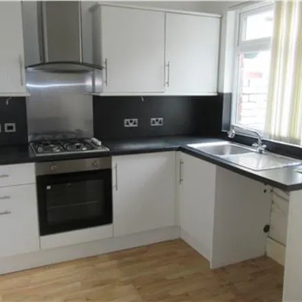 Image 2 - 13 Silverdale Road, Burgess Hill, RH15 0ED, United Kingdom - Townhouse for rent