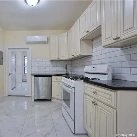 Image 4 - 254a Saratoga Ave, Brooklyn, New York, 11233 - House for sale