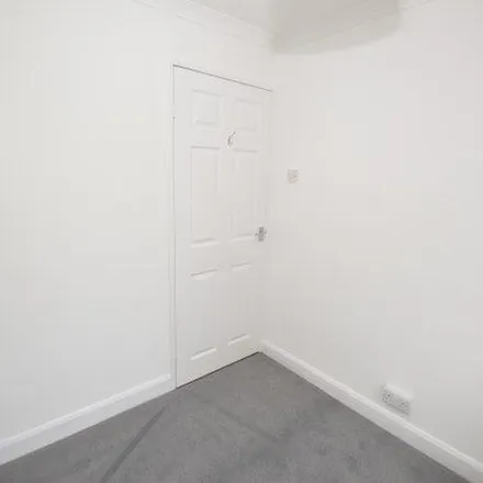 Rent this 3 bed duplex on Totley Brook Road in Sheffield, S17 3RX