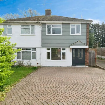Buy this 3 bed duplex on Ringwood Drive in Southend-on-Sea, SS9 5HG