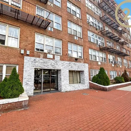 Image 7 - 2555 East 12th Street, New York, NY 11235, USA - Condo for sale