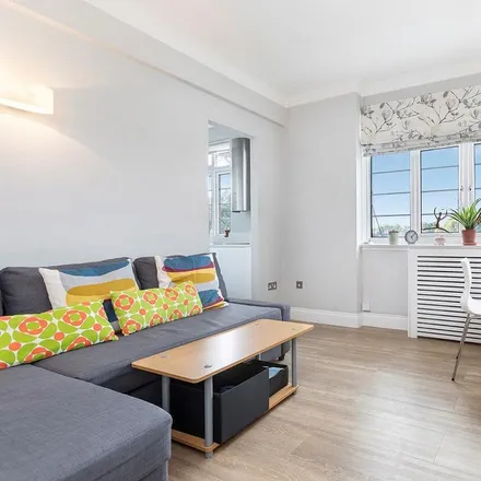 Rent this 1 bed apartment on Chatsworth Court in Pembroke Road, London
