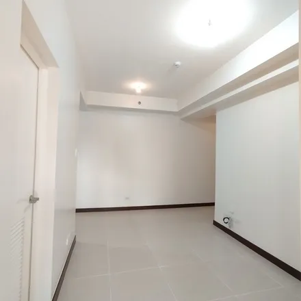 Rent this 2 bed apartment on Weston Tower in Fairlane Street, Pasig