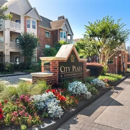 Buy this 2 bed condo on Old Spanish Trail in Houston, TX 77054