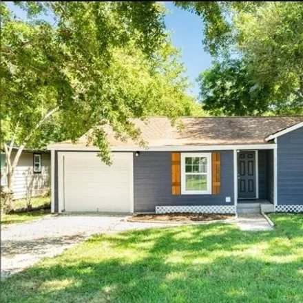 Buy this 2 bed house on 837 South Morgan Street in Angleton, TX 77515