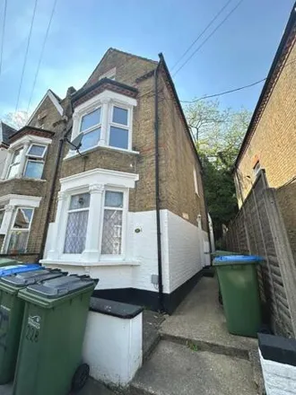 Rent this 2 bed room on Manthorp Road in Glyndon, London