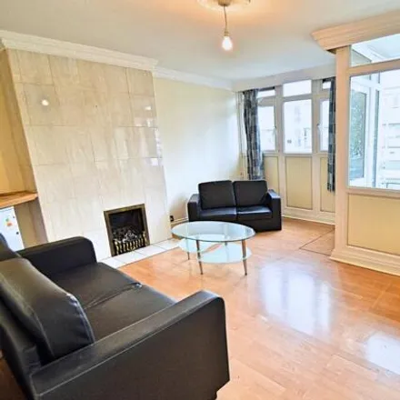Rent this 3 bed room on Loughborough Road in London, SW9 7UY