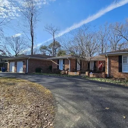 Image 2 - 4347 Saint Charles Court, Paducah, KY 42001, USA - House for sale