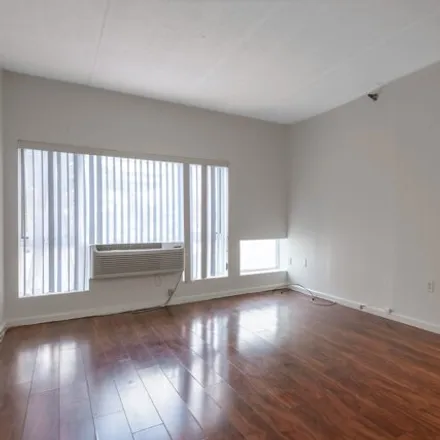 Image 6 - County Seat Condominiums, 205 Mineola Boulevard, Village of Mineola, NY 11501, USA - Apartment for rent