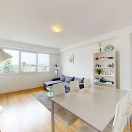 Rent this 3 bed apartment on 2 Rue de Bagnères in 64000 Pau, France