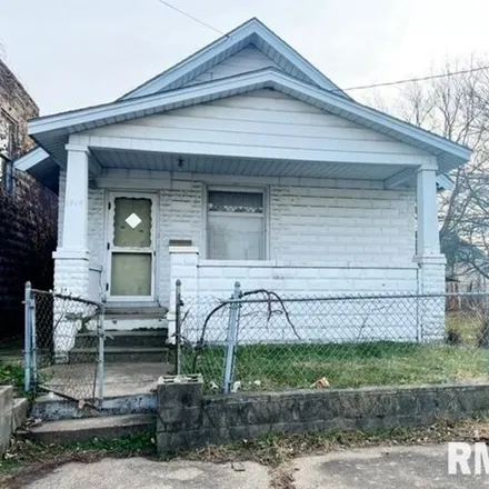 Buy this 2 bed house on 1448 West Garden Street in Peoria, IL 61602