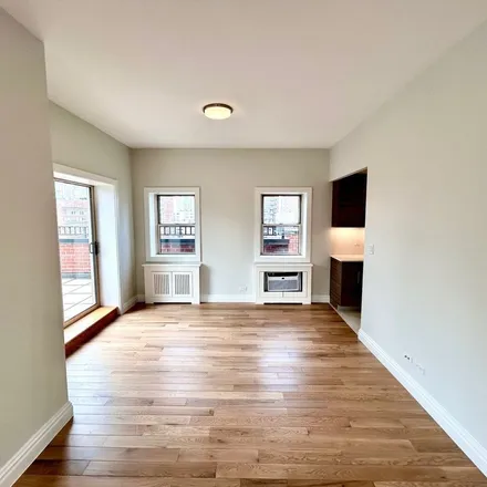 Image 2 - 349 East 65th Street, New York, NY 10065, USA - Apartment for rent
