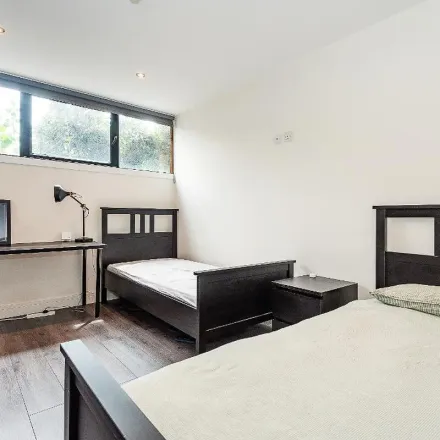 Image 2 - Brixton Hill, London, SW2 1AA, United Kingdom - Apartment for rent