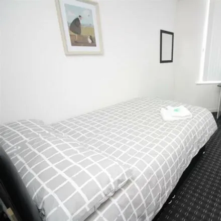 Image 6 - Warwick Street, Middlesbrough, TS1 4QP, United Kingdom - Room for rent