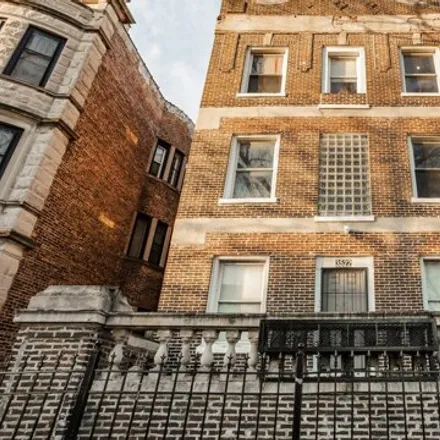 Buy this 21 bed house on 3522 West Jackson Boulevard in Chicago, IL 60624