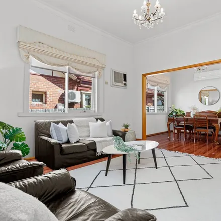 Rent this 3 bed apartment on Queen Street/Oakhill Avenue in Oakhill Avenue, Reservoir VIC 3073
