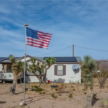 Buy this studio apartment on 17723 Oak Drive in Dolan Springs, Mohave County