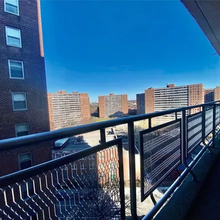 Image 9 - 61-25 97th Street, New York, NY 11374, USA - Apartment for sale