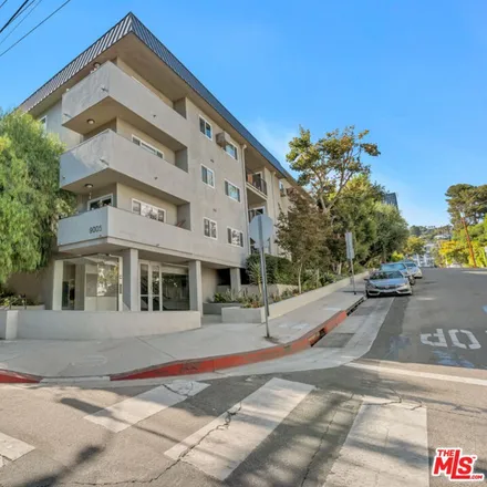 Image 2 - 8839 Cynthia Street, West Hollywood, CA 90069, USA - Condo for sale