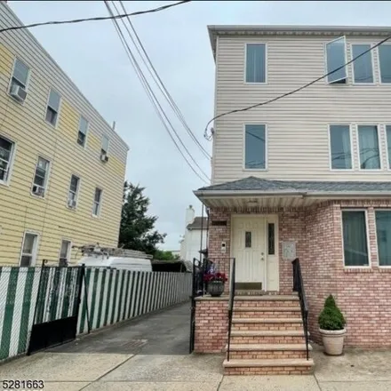 Buy this 9 bed house on Suave Sabor in 306 Ferry Street, Newark