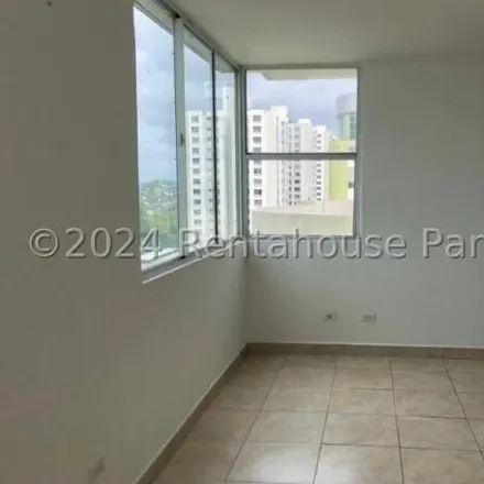 Rent this 3 bed apartment on unnamed road in Parque Lefevre, 0816