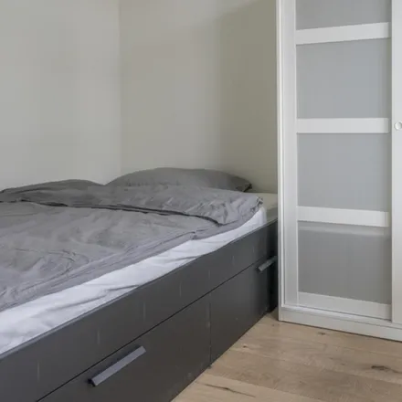 Rent this 3 bed room on Jonckbloetplein in De Genestetlaan 54, 2522 LN The Hague