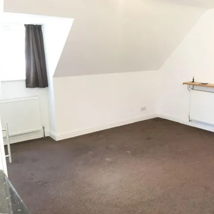 Image 4 - Springboard Tuition / Bramley Bank Short Stay School, 170 Sanderstead Road, London, CR2 0LY, United Kingdom - Apartment for rent