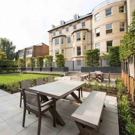 Rent this 2 bed apartment on Welford House in 13 Arkwright Road, London