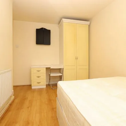Rent this 5 bed apartment on Jenkinson House in Usk Street, London